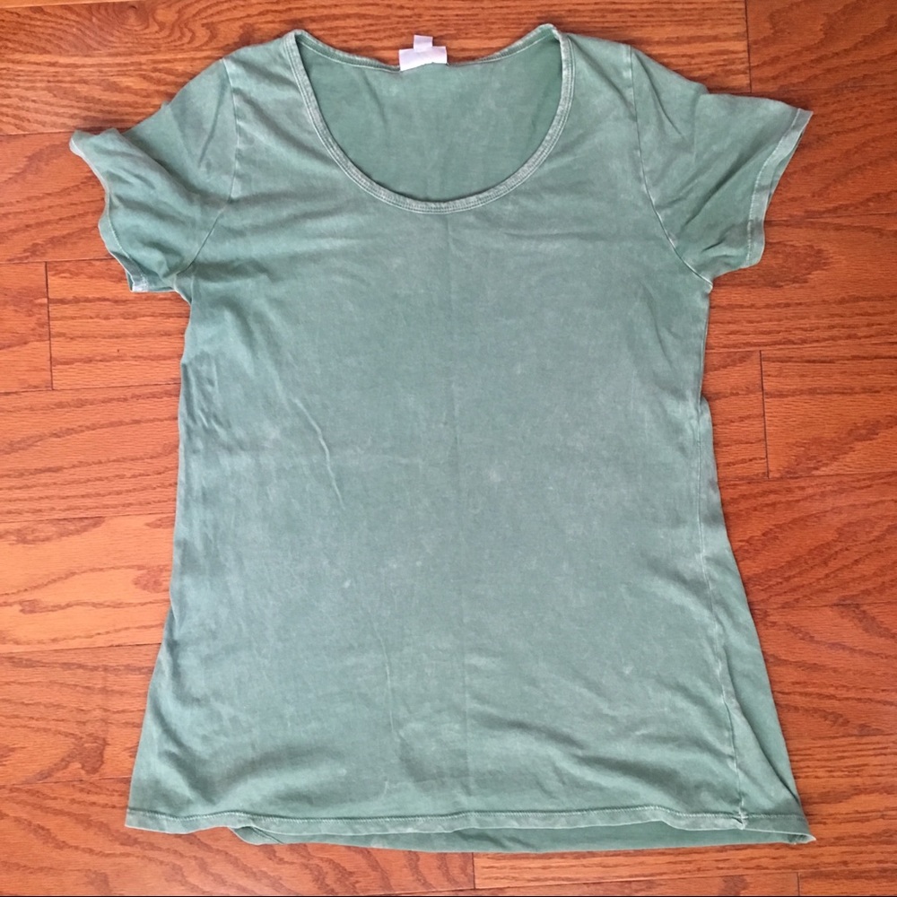 Lularoe small acid wash classic T